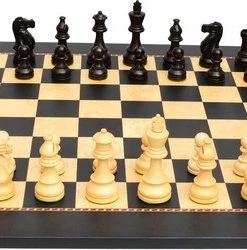 Raindroptime.com Schaakset: Schaakbord Queen's Gambit Met Elegance Verzwaard Schaakstukken