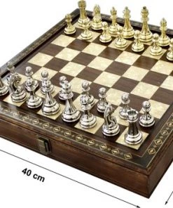Helena Wood Art Handgemaakte Houten Schaakbord Met Opbergsysteem - Metalen Schaakstukken - Luxe Uitgave - Schaakspel - Schaakset - Schaken - Chess - 40 X 40 Cm 20 Helena Wood Art Handgemaakte Houten Schaakbord Met Opbergsysteem - Metalen Schaakstukken - Luxe Uitgave - Schaakspel - Schaakset - Schaken - Chess - 40 X 40 Cm -klassieke-spellen Winkel 550x360 3