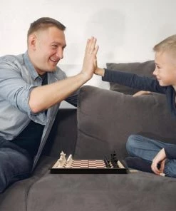 Woodley Magnetisch Schaakbord Met Schaakstukken - Schaakspel - Schaakset - Chess Set - Schaken - Schaak - Hout - Opklapbaar -klassieke-spellen Winkel 550x385