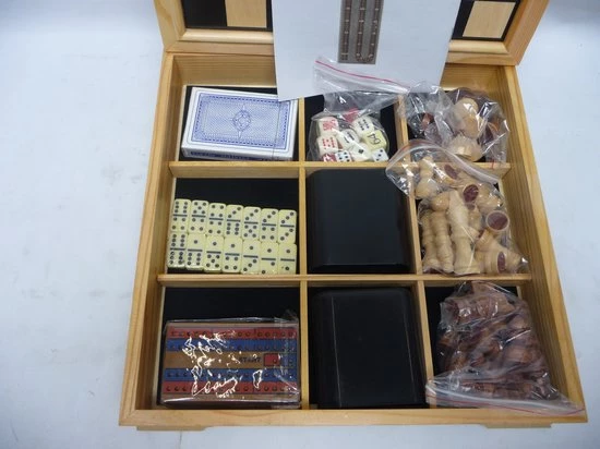 7 In 1 Bordspellen, In Houten Kist, Schaak,damen, Backgammon,Domino, Cribbage, Kaartspelen En Dobbelstenen. 8 7 In 1 Bordspellen, In Houten Kist, Schaak,damen, Backgammon,Domino, Cribbage, Kaartspelen En Dobbelstenen. - Afbeelding 6