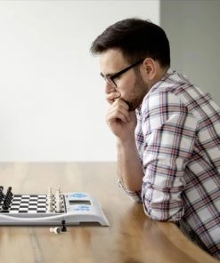 Renkforce Chess Champion Powered By Millennium Schaakcomputer 12 Renkforce Chess Champion Powered By Millennium Schaakcomputer -klassieke-spellen Winkel 550x443