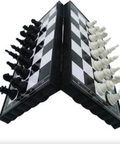 Miro Ecommerce Opvouwbaar Schaakbord - Mini Schaak Bord – Schaakspel – Met Schaakstukken – Schaakspellen – Magnetisch - Draagbaar -klassieke-spellen Winkel 550x514 2